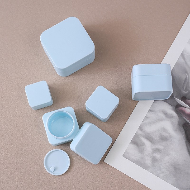 Factory direct sales of portable double-layer scrub cream case, decanter cream case, eyeshadow case, travel set.