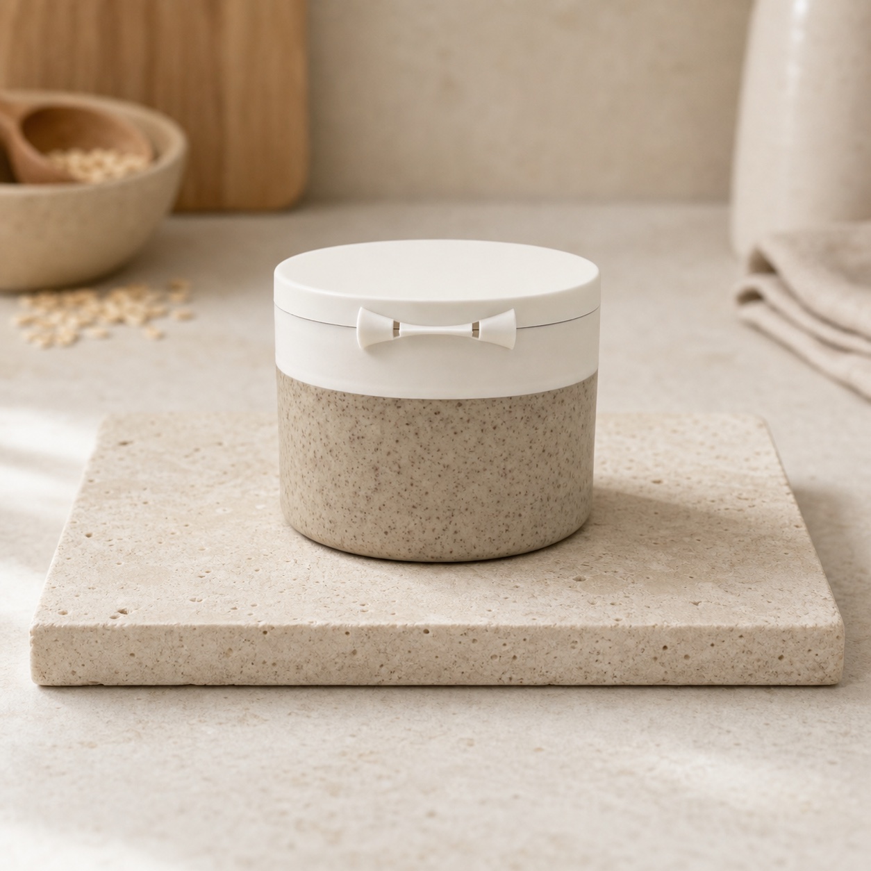 Custom Eco-friendly Double Wall Round Cosmetic White Pp Plastic Face Cream Container 100g Flip Cap Body Scrub Cream Jars With Spoon