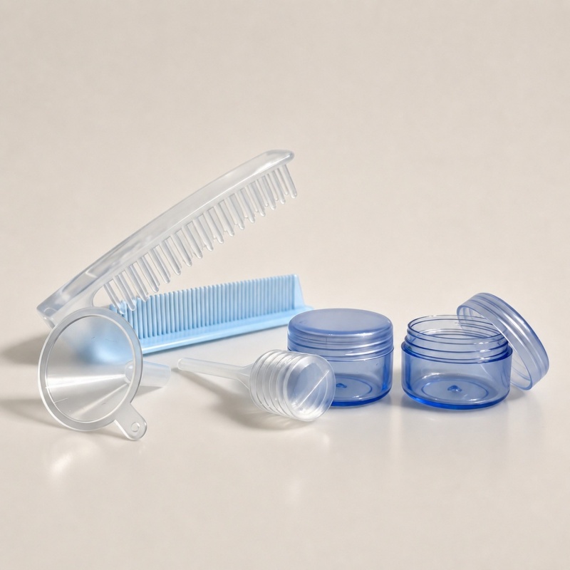 Wholesale Easy Travel Plastic Toiletries Cosmetic Bottle Set Refillable Makeup Containers and Sunscreen Cream Sprayer Travel Kit