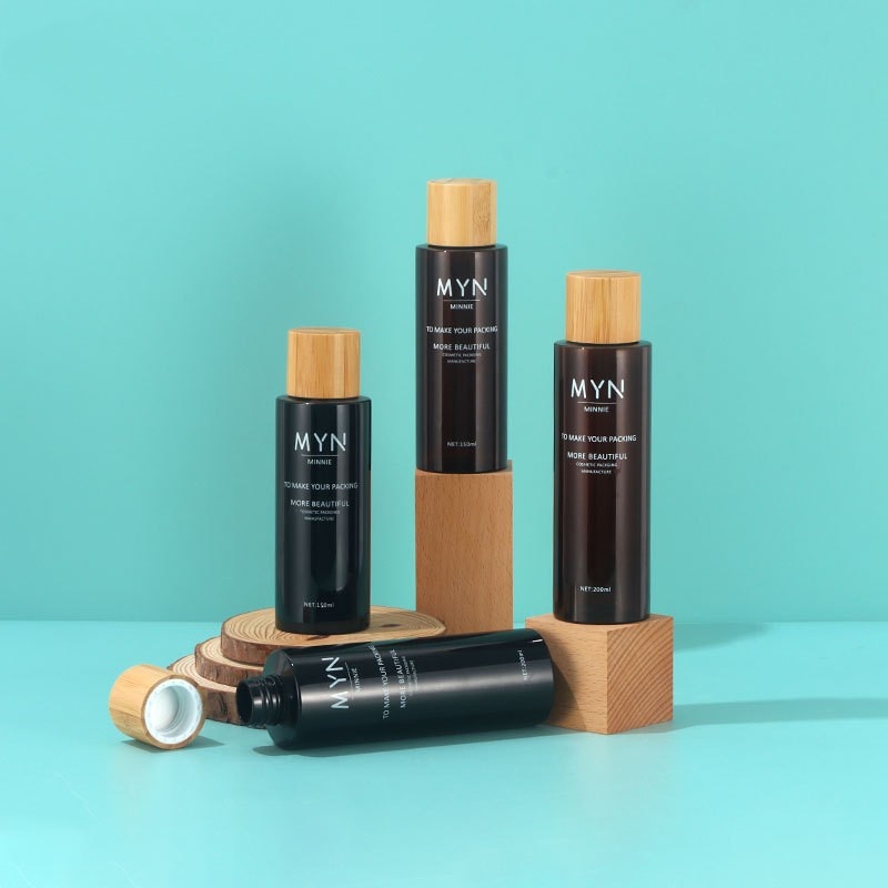 Stock Small Capacity 200ml250ml300ml Flat Shoulder Shampoo Bottle Bamboo And Wood Cover Plastic Dispenser Bottle Frosted Pet