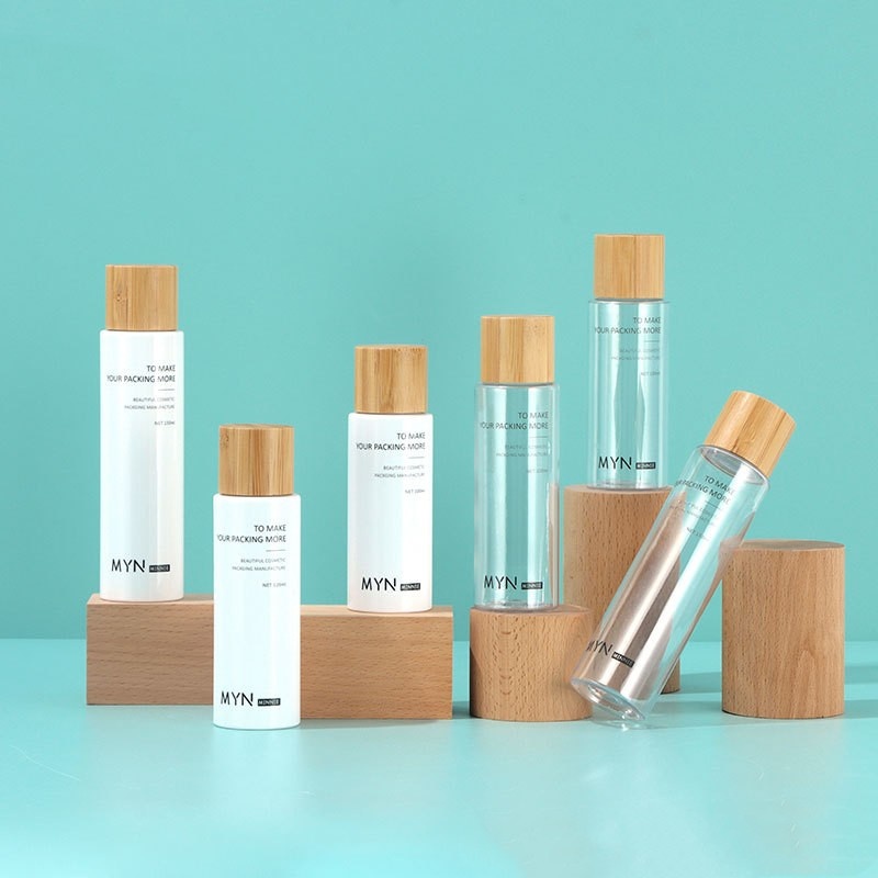 Stock Small Capacity 200ml250ml300ml Flat Shoulder Shampoo Bottle Bamboo And Wood Cover Plastic Dispenser Bottle Frosted Pet