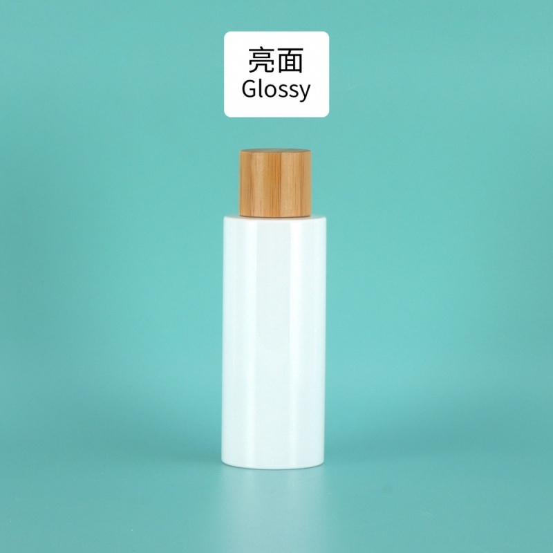 Stock Small Capacity 200ml250ml300ml Flat Shoulder Shampoo Bottle Bamboo And Wood Cover Plastic Dispenser Bottle Frosted Pet